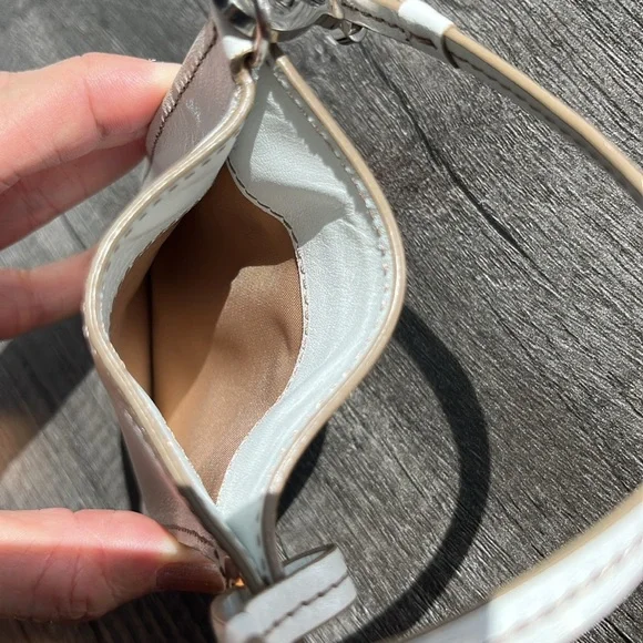 Auth. Tod’s White Leather Phone/Cards Case - Picture 8 of 16